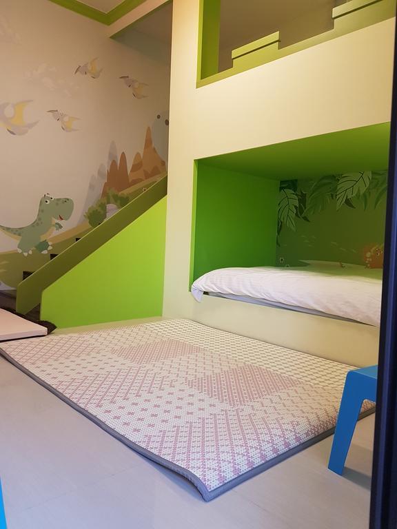 הואליין סיטי Childlike Innocence Homestay מראה חיצוני תמונה