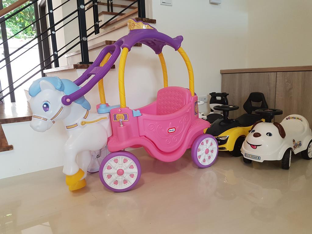 הואליין סיטי Childlike Innocence Homestay מראה חיצוני תמונה