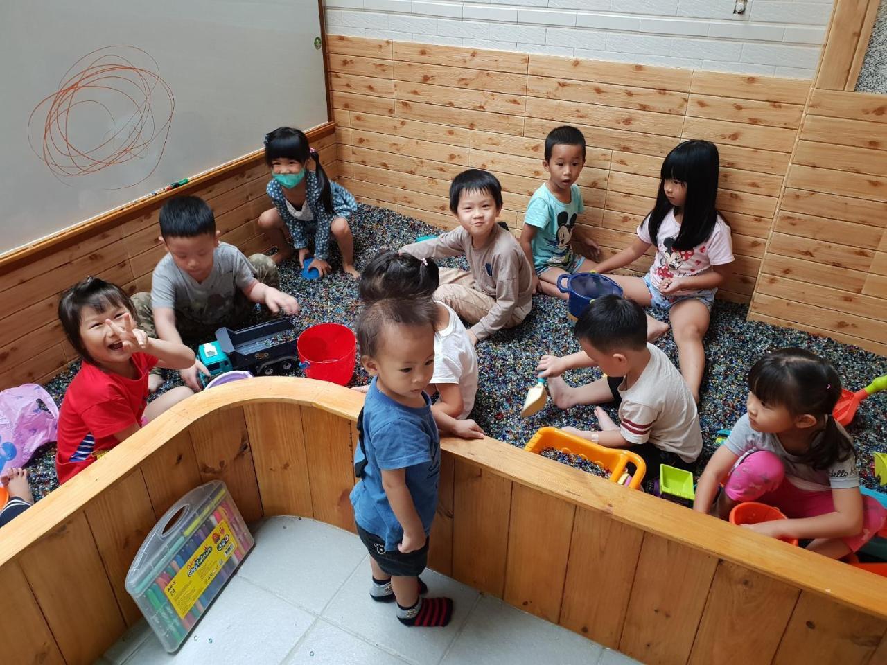 הואליין סיטי Childlike Innocence Homestay מראה חיצוני תמונה